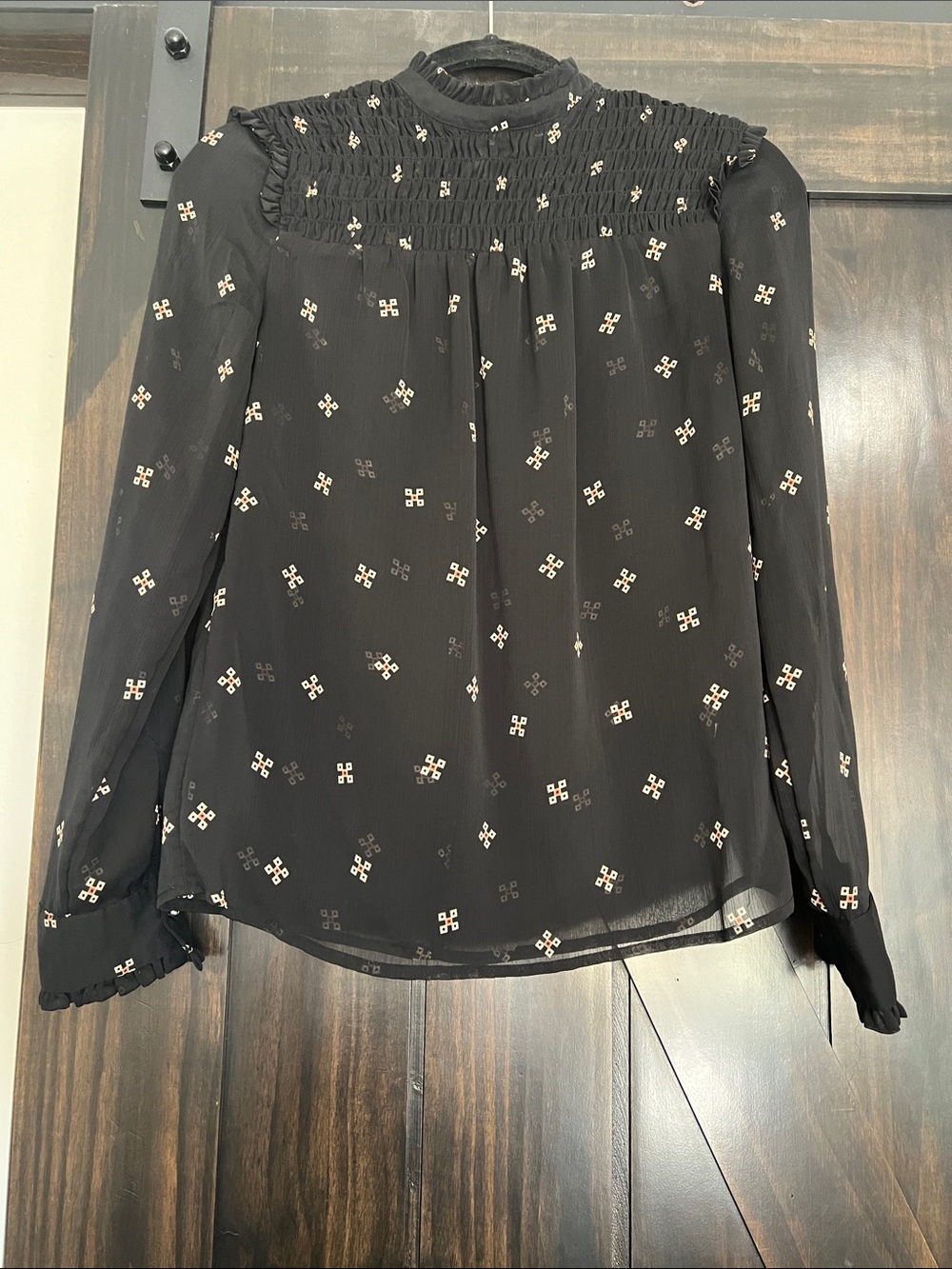 Women’s Black Patterned Long-Sleeve Blouse
